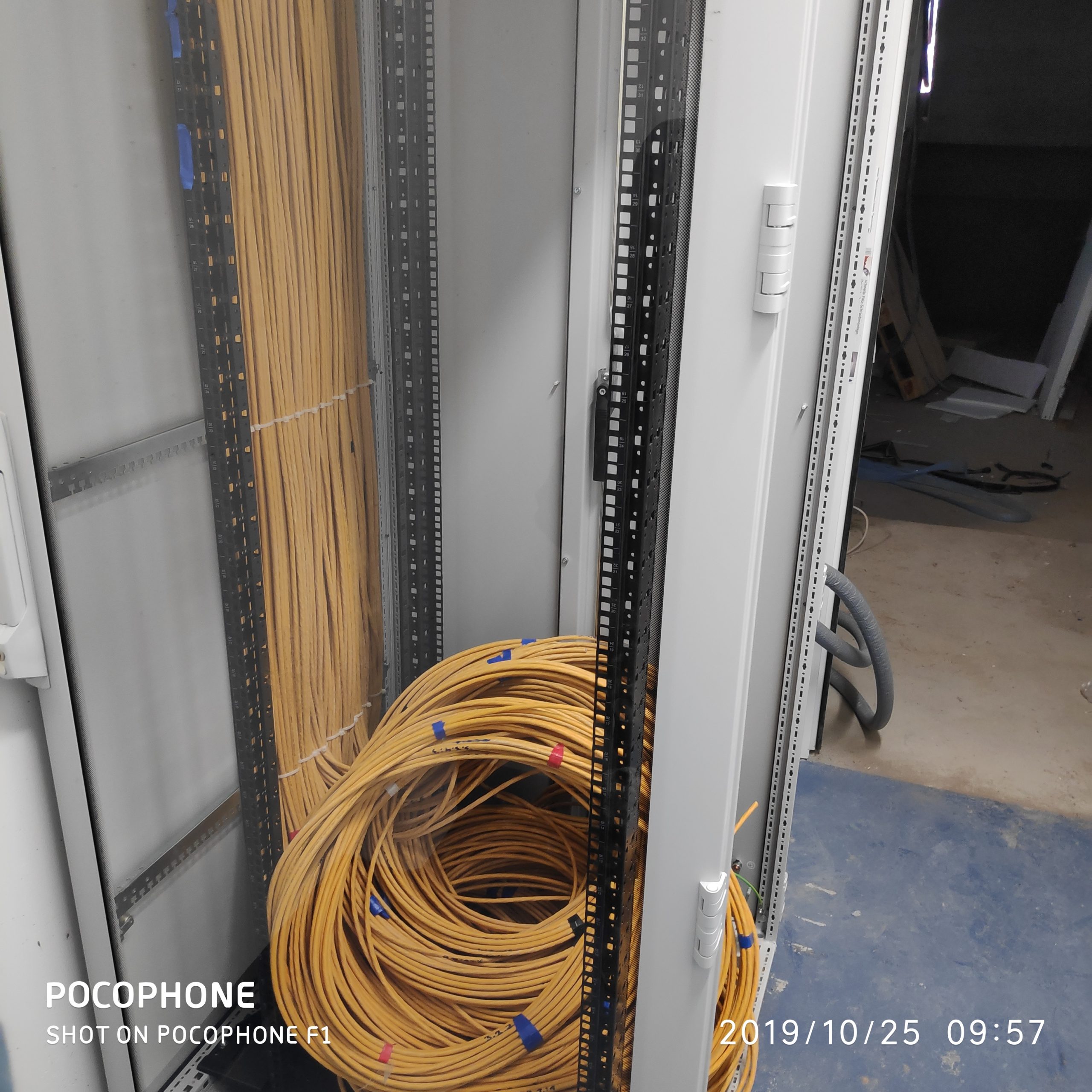 Ukončenie štrukturovanej kabeláže v rackmountovej skrini